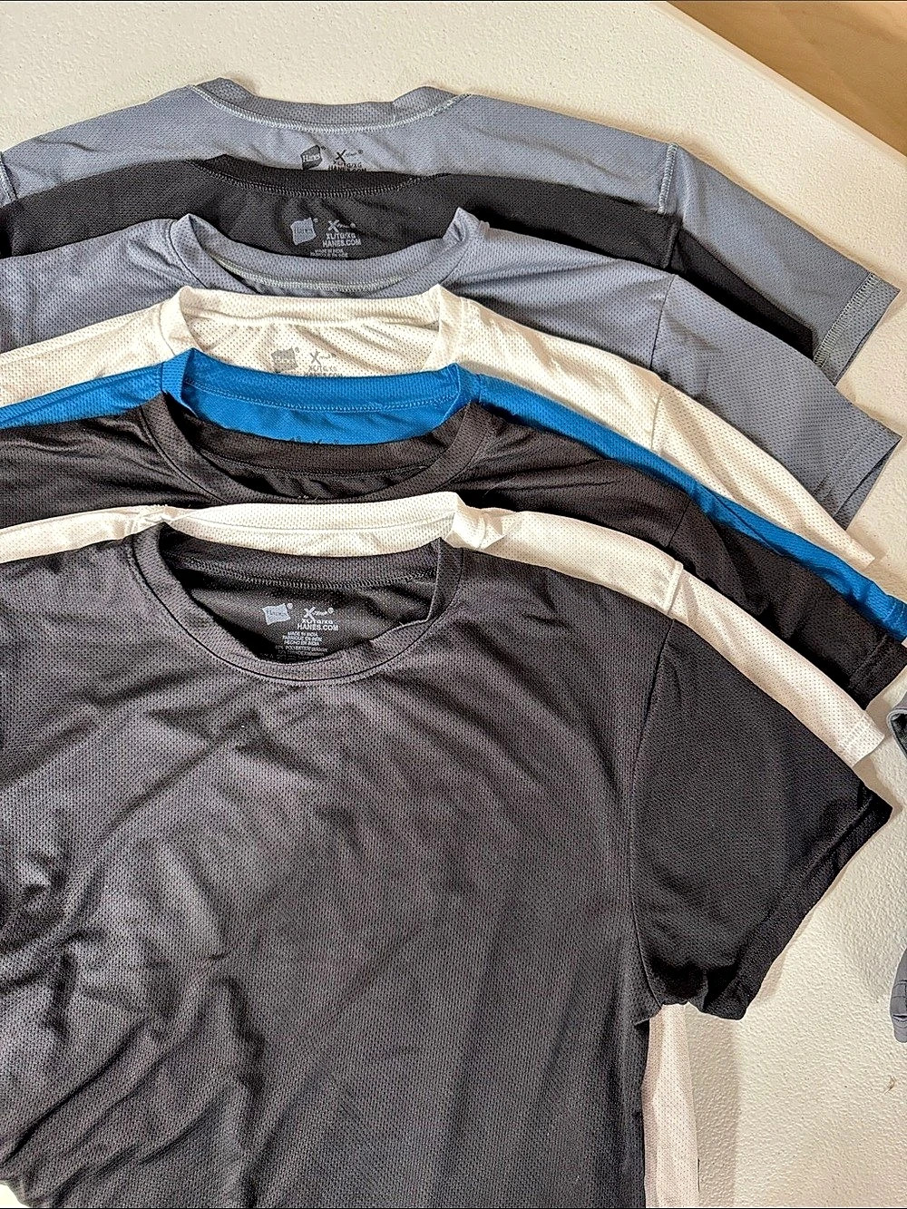 Hanes Boys mesh Xtreme Performance Short Sleeve T Shirts in Black & Gray Like Ne